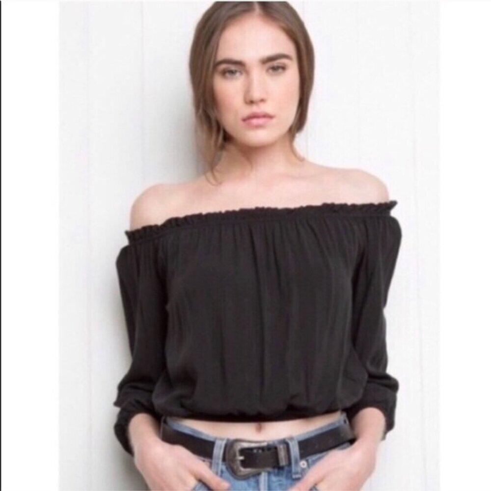 Brandy Melville Women's OS Maura Off Shoulder Crop Top Black Italian Breezy 3/4